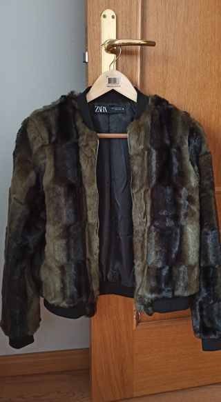 Chaqueta pelo Zara de segunda mano por 20 EUR en Segovia en WALLAPOP