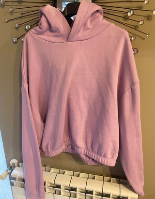 Sudadera zara Lila de segunda mano por 8 EUR en Fuenlabrada en WALLAPOP
