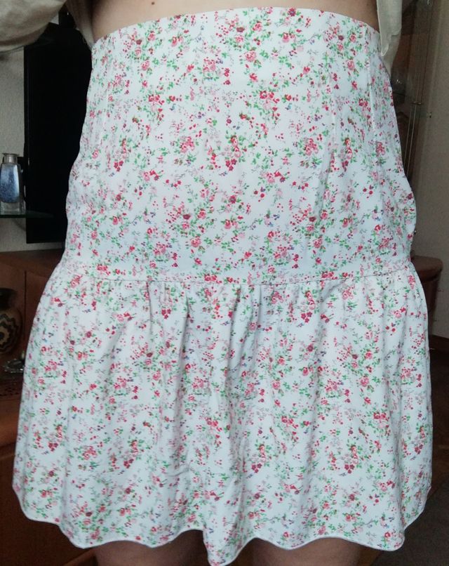 Falda flores