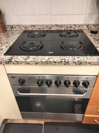 Encimera de gas+horno de segunda mano por 150 EUR en Barcelona en WALLAPOP