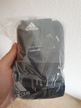 Medias de fútbol adidas negras x 1 Par de segunda mano por 8 EUR en Madrid  en WALLAPOP
