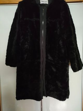 Abrigo negro de Bimba y Lola, S de segunda mano por 32 EUR en Zaragoza en  WALLAPOP