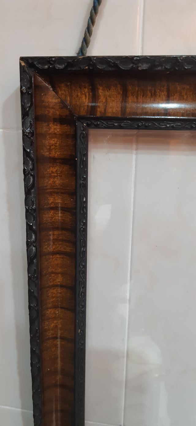 Marco madera de raiz.