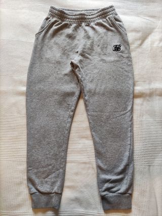Chándal gris Sik Silk de segunda mano por 15 EUR en Hondarribia en WALLAPOP