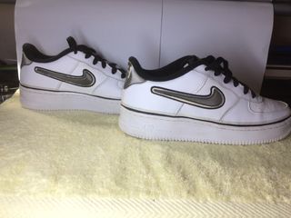 Nike Air Force One 07 LV8 NBA Blancas de segunda mano por 70 EUR en Málaga  en WALLAPOP