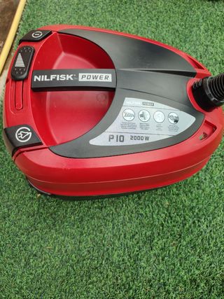 Aspirador marca Nilfisk 2000w. de segunda mano por 55 EUR en Cadrete en  WALLAPOP