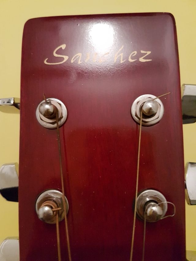 Chitarra acustica SANCHES con custodia