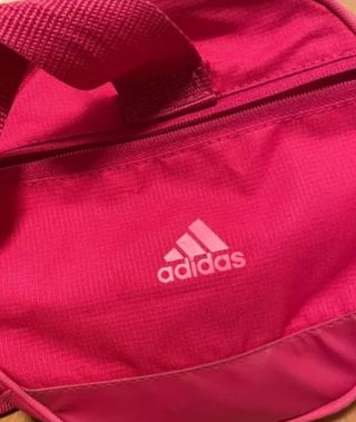 Bolsa deporte Rosa de Adidas. de segunda mano por 8 EUR en Valencia en  WALLAPOP