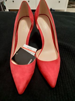 Zapatos color fucsia sin estrenar de segunda mano por 12 EUR en San  Cristóbal de La Laguna en WALLAPOP