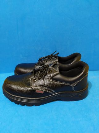 Zapatos de seguridad para hombre talla 44 de segunda mano por 24,9 EUR en  San Fernando de Henares en WALLAPOP