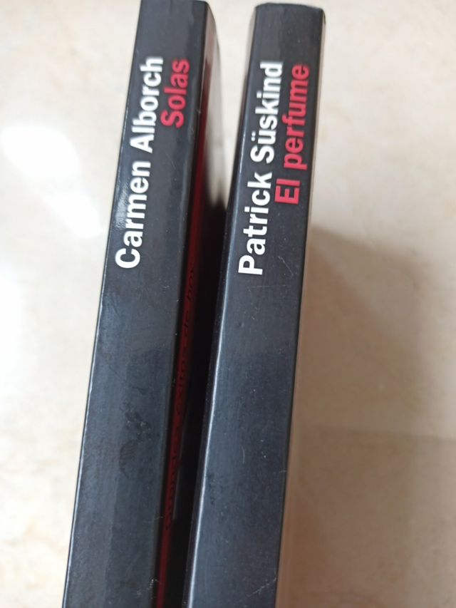 lote de dos libros, el perfume y solas.