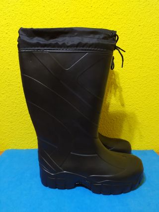 Botas de pesca para hombre talla 45 de segunda mano por 19,9 EUR en San  Fernando de Henares en WALLAPOP