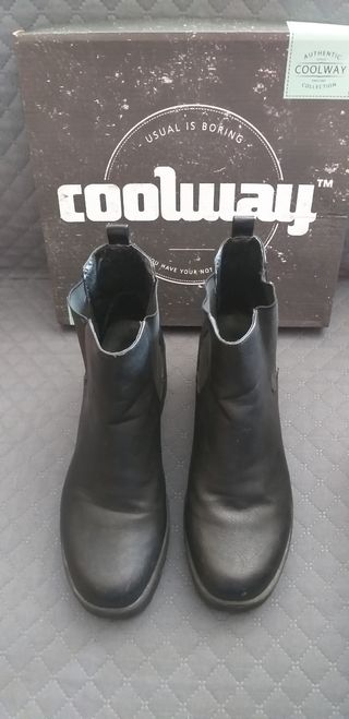 Botines negros Coolway. de segunda mano por 6 EUR en Alhaurín de la Torre  en WALLAPOP