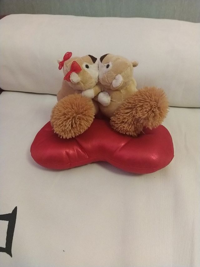 peluche corazón ardillas