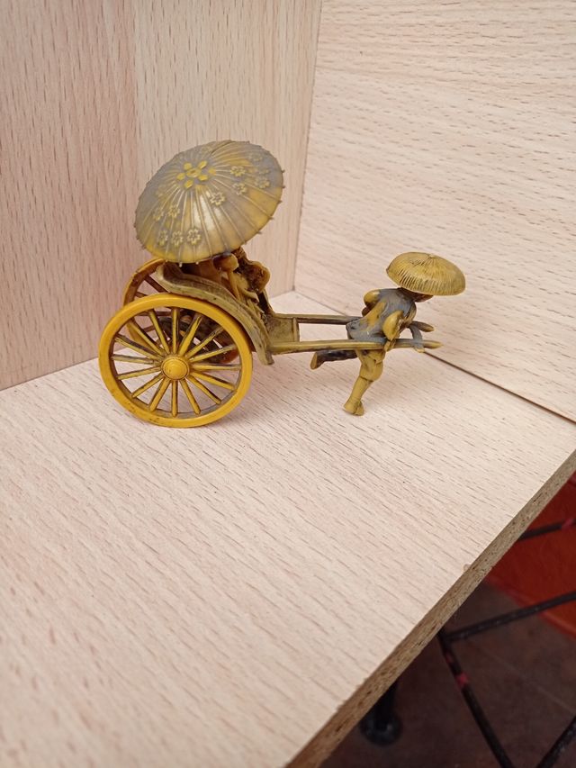 figura celuloide rickshaw