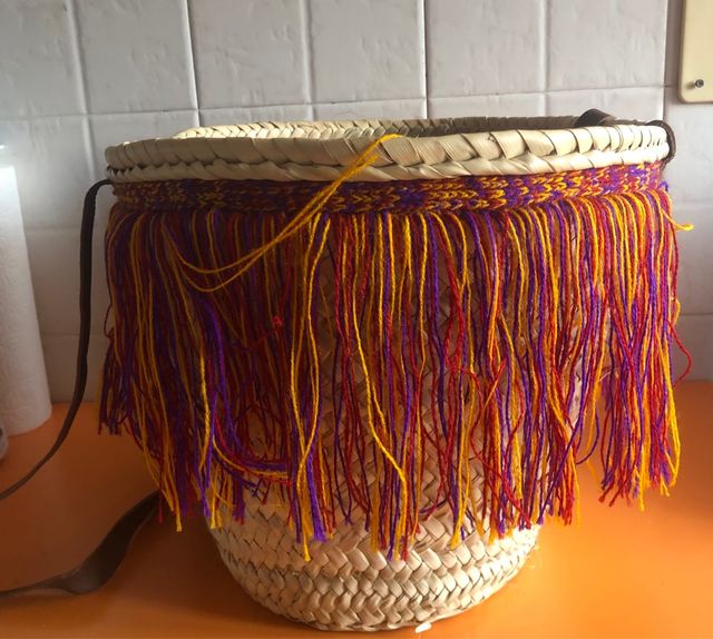 Cesto di paglia estivo nuovo