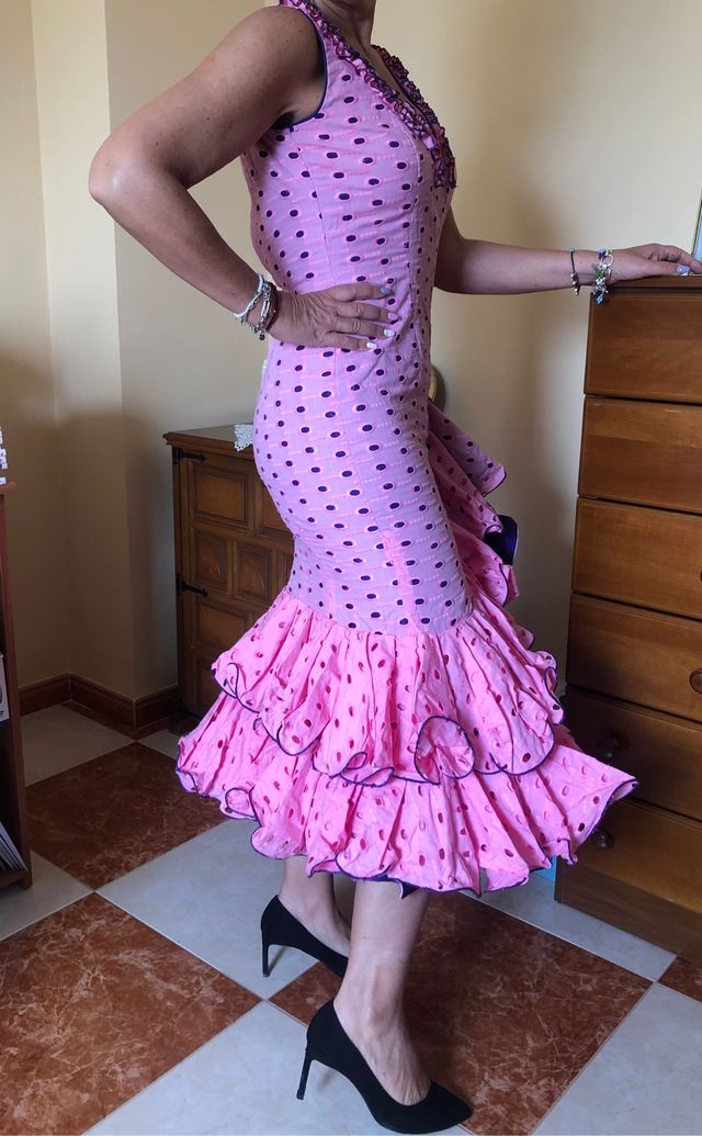 Traje flamenca rosa chicle