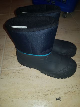 Botas de agua y nieve niño,numero 36\\/37 de segunda mano por 7 EUR en  Lleida en WALLAPOP