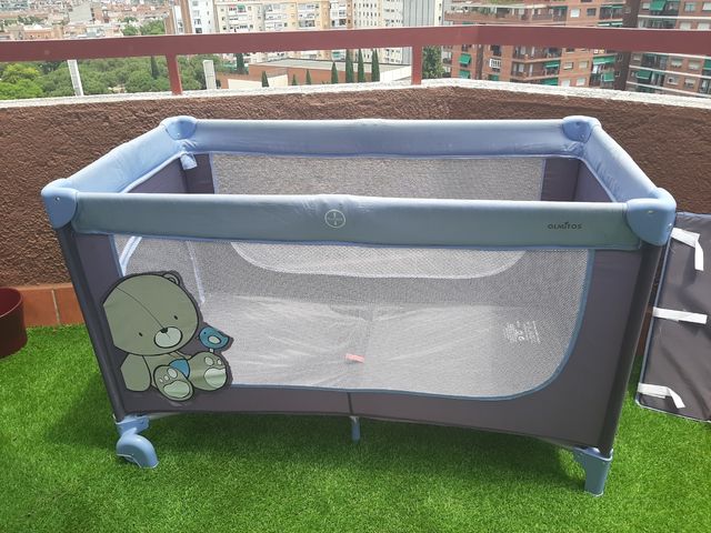 Cuna de viaje con cambiador