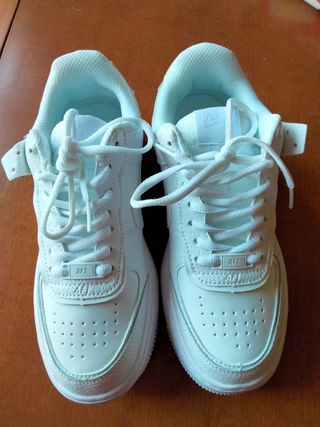 Zapatillas a estrenar Nike AIR AF1. Aliexpress. 39 de segunda mano por 28  EUR en Santander en WALLAPOP