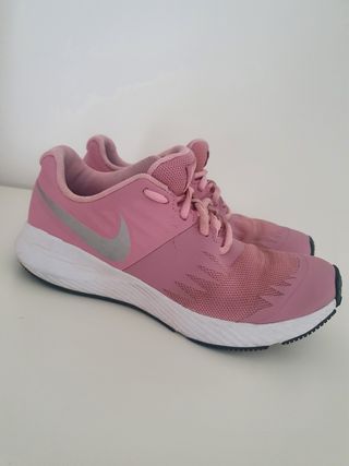 Zapatillas Nike número 36 de segunda mano por 10 EUR en Barcelona en  WALLAPOP