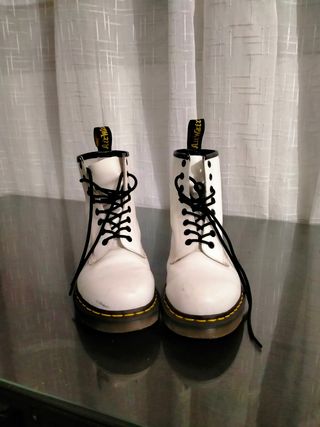 Botas Martens blancas de segunda mano en WALLAPOP