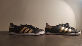 Deportivas adidas negras y doradas de segunda mano por 35 EUR en Madrid en  WALLAPOP