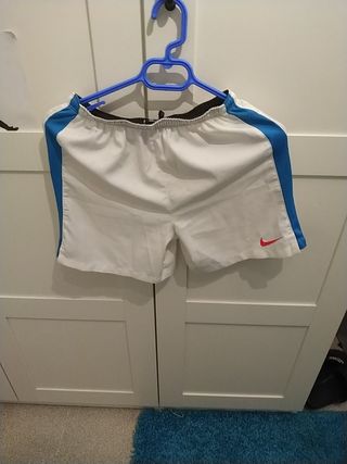 PANTALÓN CHÁNDAL CORTO NIKE - Jamón Jamón