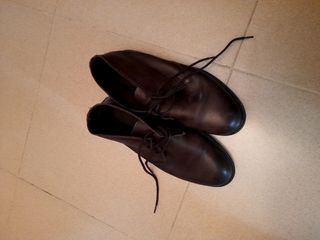 Botas de piel niño\\/hombre Zara de segunda mano por 12 EUR en Gelves en  WALLAPOP