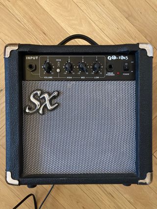 Amplificador guitarra de segunda mano por 25 EUR en Alcobendas en WALLAPOP