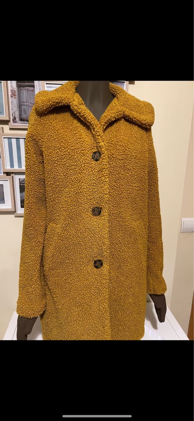 Abrigo de SFERA. Talla m. Nuevo