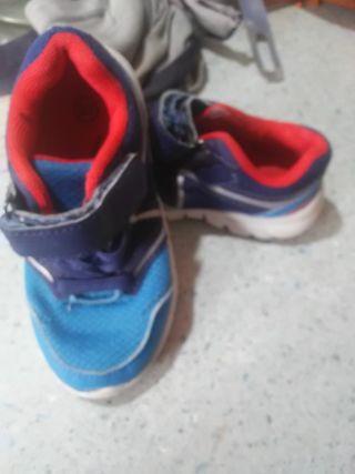 Zapatillas usadas numero 22 de segunda mano por 1,5 EUR en Aranjuez en  WALLAPOP
