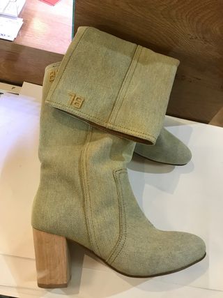 Botas cowboy de Bimba y lola de segunda mano por 35 EUR en Guadalajara en  WALLAPOP