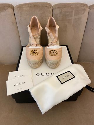 Alpargata cuña Gucci de segunda mano por 490 EUR en Barcelona en WALLAPOP