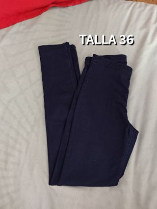 Pantalón azul marino, Talla 36 de segunda mano por 4 EUR en Palencia en  WALLAPOP