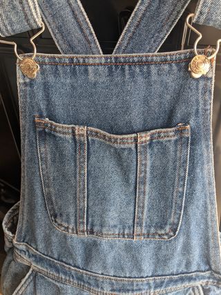 Peto vaquero de Primark de segunda mano por 6 EUR en Arroyo de la  Encomienda en WALLAPOP