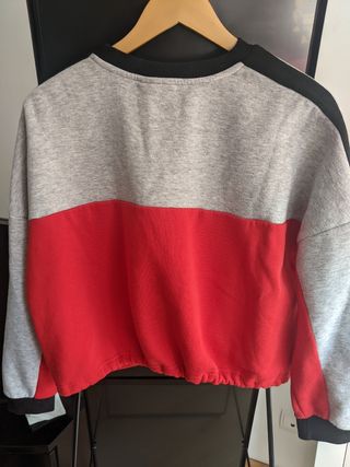 Sudadera Mickey de Primark de segunda mano por 6 EUR en Arroyo de la  Encomienda en WALLAPOP