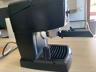 Cafetera Delonghi EC146-B de segunda mano por 49 EUR en La Cuesta en  WALLAPOP