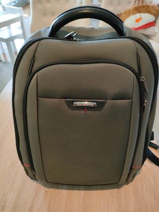 Mochila Samsonite de segunda mano por 30 EUR en Sant Cugat del Vallès en  WALLAPOP