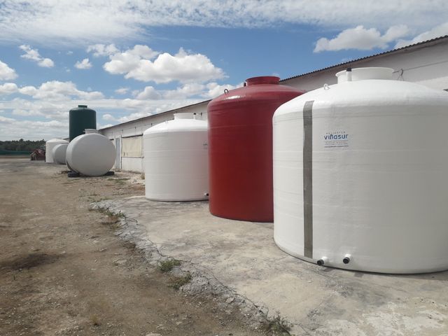 DEPÓSITO VERTICAL DE BASE PLANA