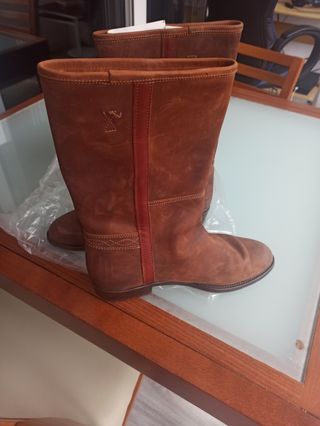 Botas camperas de segunda mano por 55 EUR en Benicasim en WALLAPOP