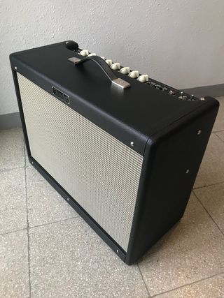 Fender Hot Rod Deluxe IV de segunda mano por 700 EUR en Barcelona en  WALLAPOP