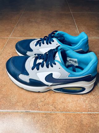 Nike Air Max ST de segunda mano por 32 EUR en Valencia en WALLAPOP