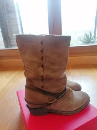 Botas cuña interior de segunda mano por 15 EUR en Huarte en WALLAPOP