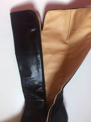 Botas altas de piel mujer de segunda mano por 40 EUR en Las Rozas de Madrid  en WALLAPOP