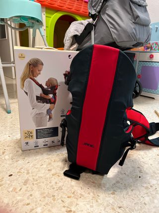 Mochila portabebes de segunda mano por 15 EUR en Los Palacios y Villafranca  en WALLAPOP