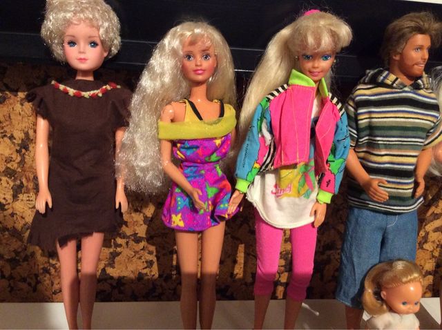 Bonecos antigos e outros Barbie dos anos 70/80