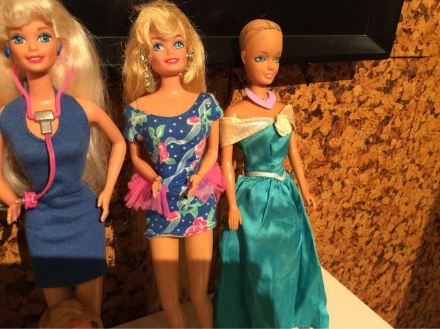 Bonecos antigos e outros Barbie dos anos 70/80