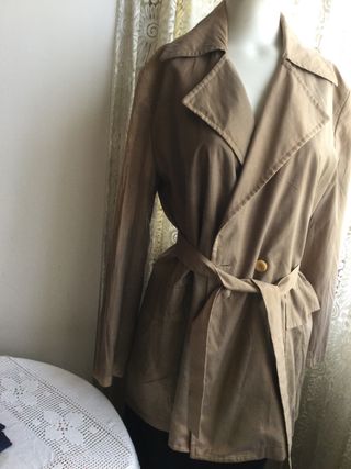 Gabardina Adolfo Domínguez de segunda mano por 9 EUR en Ourense en WALLAPOP