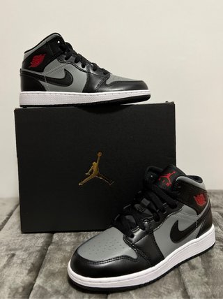 Air Jordan 1 Mid Shadow Red (GS) VARIAS TALLAS de segunda mano por 150 EUR  en Barcelona en WALLAPOP